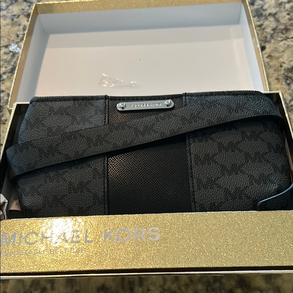 Michael Kors Fanny bag